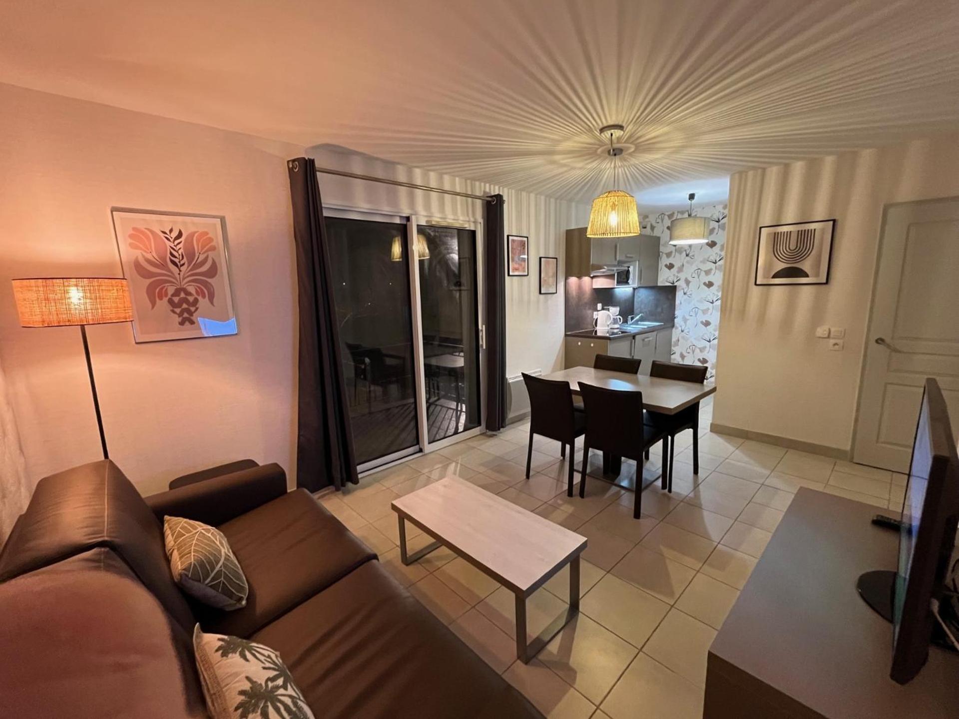 Chez Elisa - Dans Residence 4 Etoiles A 콩카르노 외부 사진